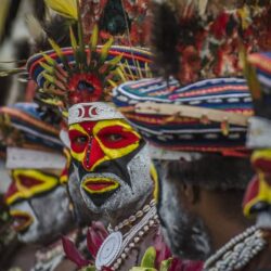 Wanderlust tips Hon 100 bo lac tho dan Papua New Guinea tu hoi trong Goroka Show 20