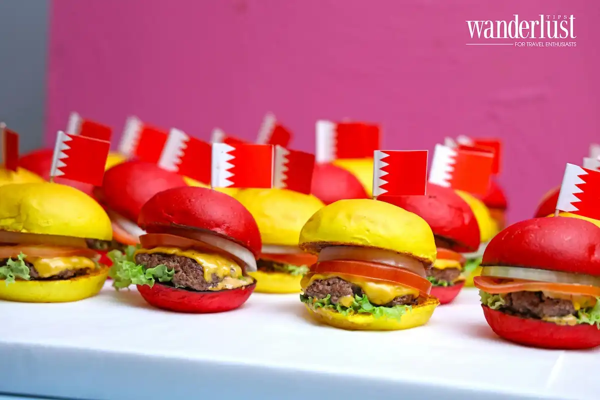 Burger Mumbai: Vị ngon số 1 từ thành phố sôi động nhất Ấn Độ 6 Burger Mumbai chính là minh chứng sống động nhất cho sự kết hợp táo bạo giữa phong cách ẩm thực phương Tây và hương vị đặc trưng của Ấn Độ
