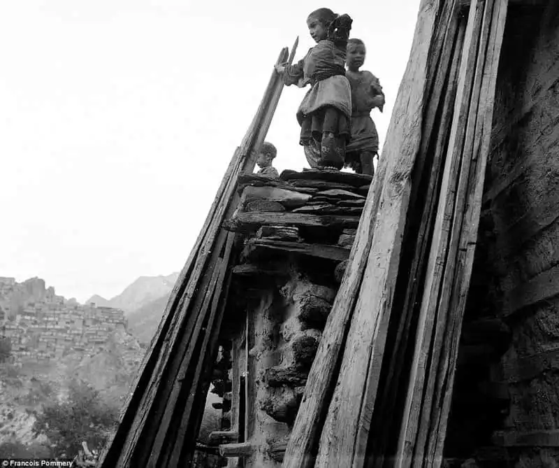 Wanderlust_tips_Afghanistan-xinh-dep-va-binh-yen-nhung-nam-60-70-10