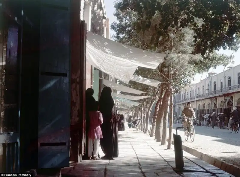 Wanderlust_tips_Afghanistan-xinh-dep-va-binh-yen-nhung-nam-60-70-27