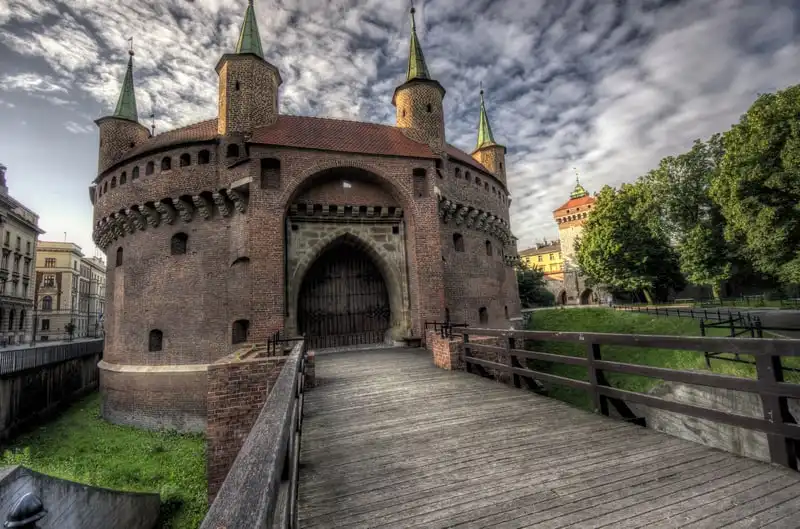 Wanderlust_tips_Kinh-nghiem-du-lich-Ba-Lan-duyen-dang-Trung-Au-16