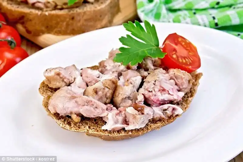 Wanderlust_tips_Ruou-ngam-VietNam-thuoc-top-20-mon-an-kinh-di-nhat-the-gioi-11