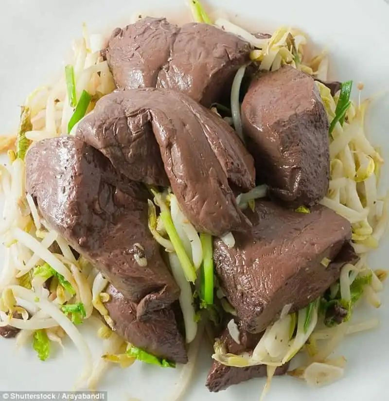 Wanderlust_tips_Ruou-ngam-VietNam-thuoc-top-20-mon-an-kinh-di-nhat-the-gioi-8