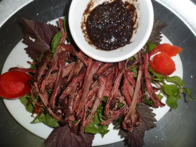 wanderlust-tips-20-mon-dac-san-kon-tum-nuc-tieng-gan-xa-9