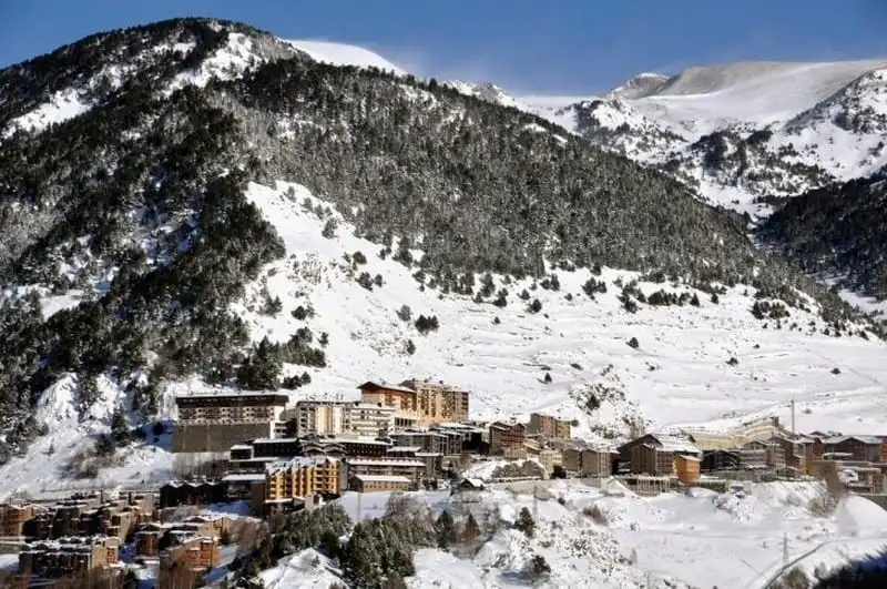 wanderlust-tips-7-quoc-gia-chau-au-ma-du-khach-chi-can-kham-pha-1-ngay-la-het-4