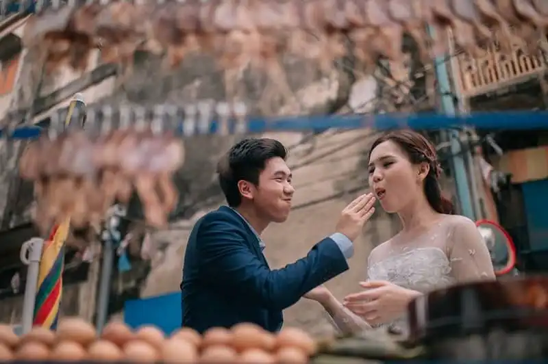 wanderlust-tips-bo-anh-cuoi-dua-nhau-di-an-khap-the-gian-gay-sot-10