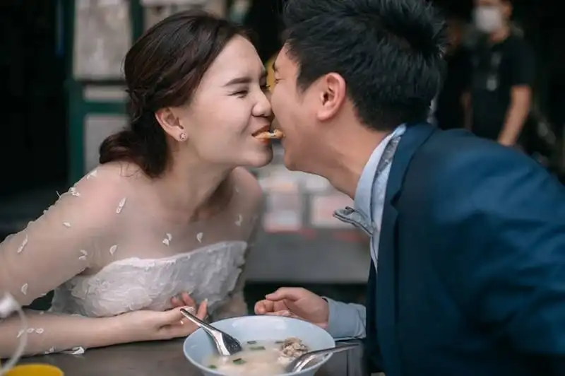 wanderlust-tips-bo-anh-cuoi-dua-nhau-di-an-khap-the-gian-gay-sot-17