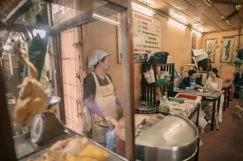 wanderlust-tips-bo-anh-cuoi-dua-nhau-di-an-khap-the-gian-gay-sot-19