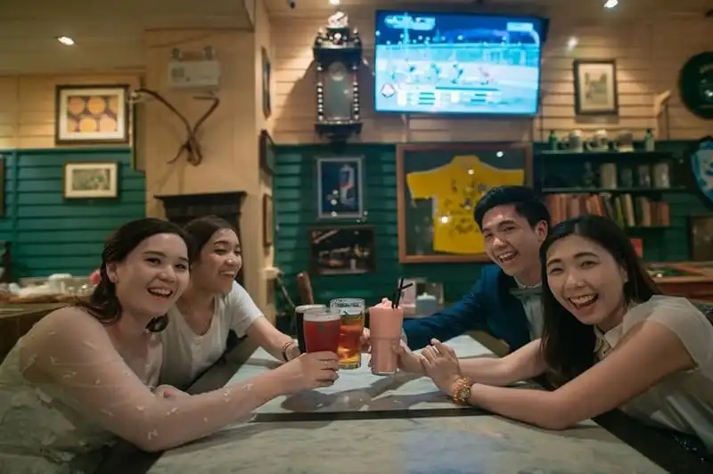 wanderlust-tips-bo-anh-cuoi-dua-nhau-di-an-khap-the-gian-gay-sot-28