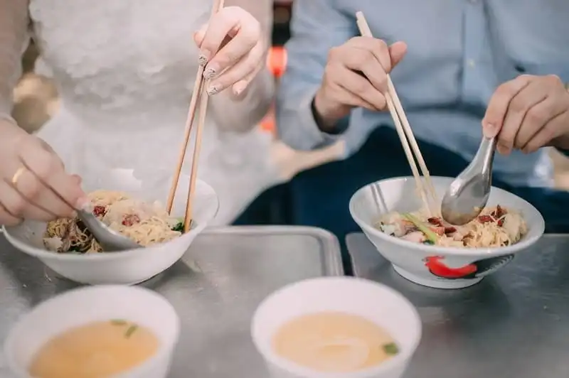 wanderlust-tips-bo-anh-cuoi-dua-nhau-di-an-khap-the-gian-gay-sot-6