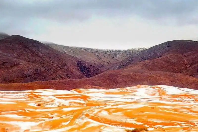 wanderlust-tips-canh-tuong-hiem-thay-tuyet-roi-tren-sa-mac-sahara-7