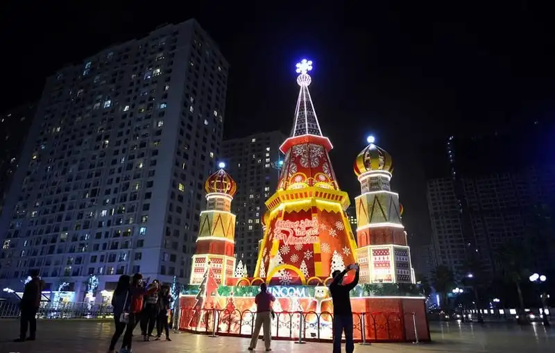 wanderlust-tips-dao-pho-phuong-ha-noi-cam-nhan-khong-khi-noel-dang-can-ke-1