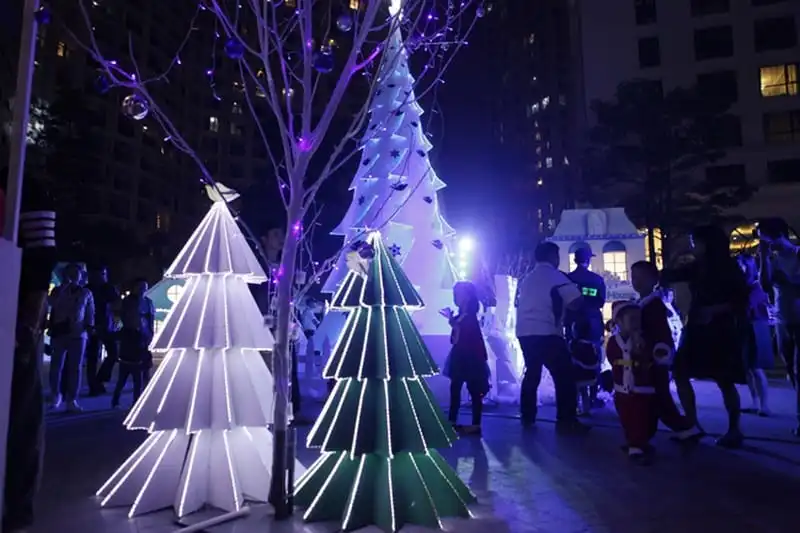 wanderlust-tips-dao-pho-phuong-ha-noi-cam-nhan-khong-khi-noel-dang-can-ke-10