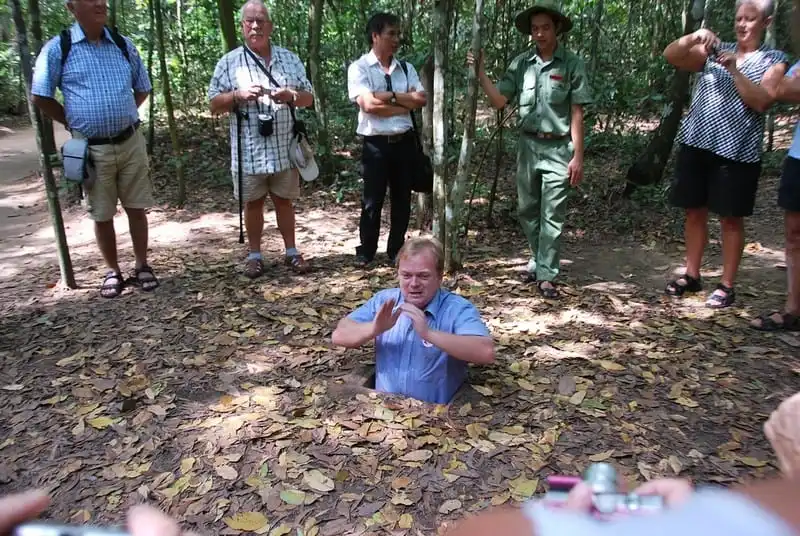 wanderlust-tips-dia-dao-cu-chi-lot-top-diem-du-lich-duoi-long-dat-thu-vi-nhat-1