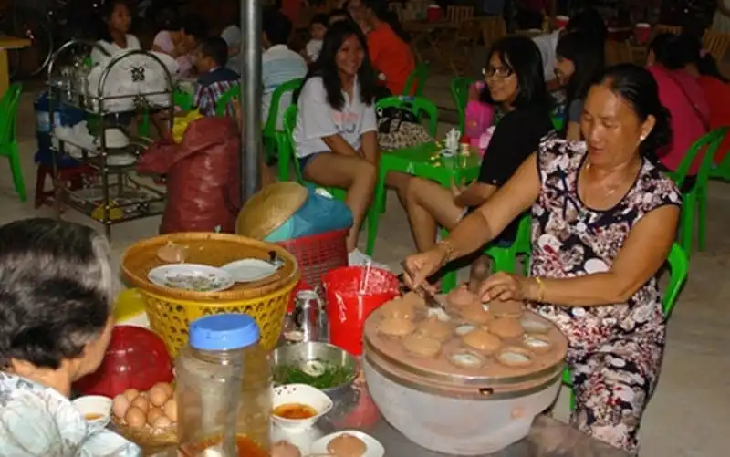 wanderlust-tips-diem-danh-nhung-cho-dem-nhon-nhip-nhat-viet-nam-7