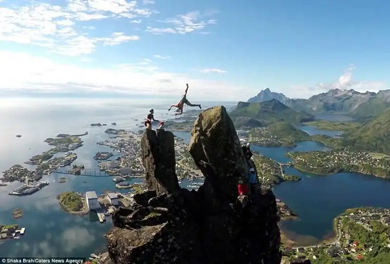 wanderlust-tips-man-trinh-dien-cua-nhung-ke-lieu-mang-2