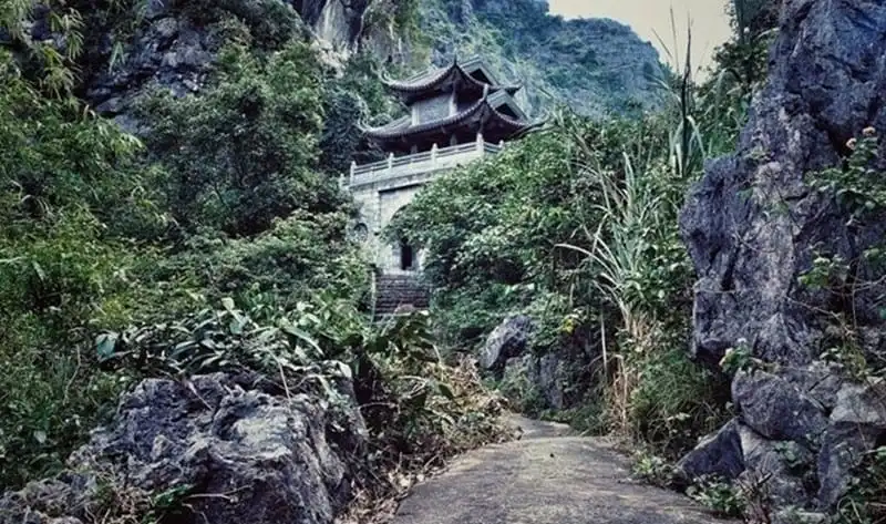 Ngỡ ngàng "tuyệt tình cốc" phiên bản Việt ở Ninh Bình 6 wanderlust-tips-ngo-ngang-tuyet-tinh-coc-phien-ban-viet-o-ninh-binh-2