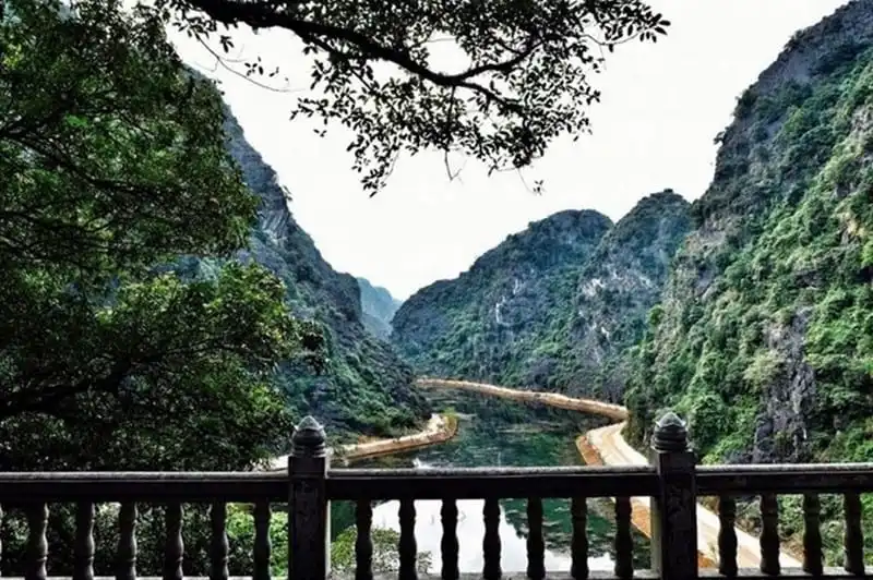 Ngỡ ngàng "tuyệt tình cốc" phiên bản Việt ở Ninh Bình 7 wanderlust-tips-ngo-ngang-tuyet-tinh-coc-phien-ban-viet-o-ninh-binh-3