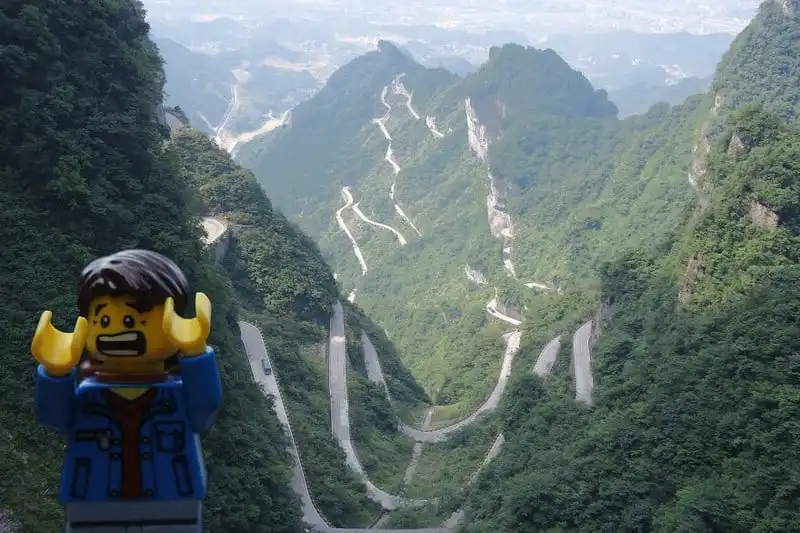 wanderlust-tips-ngo-nghinh-nhan-vat-lego-di-du-lich-khap-the-gioi-2
