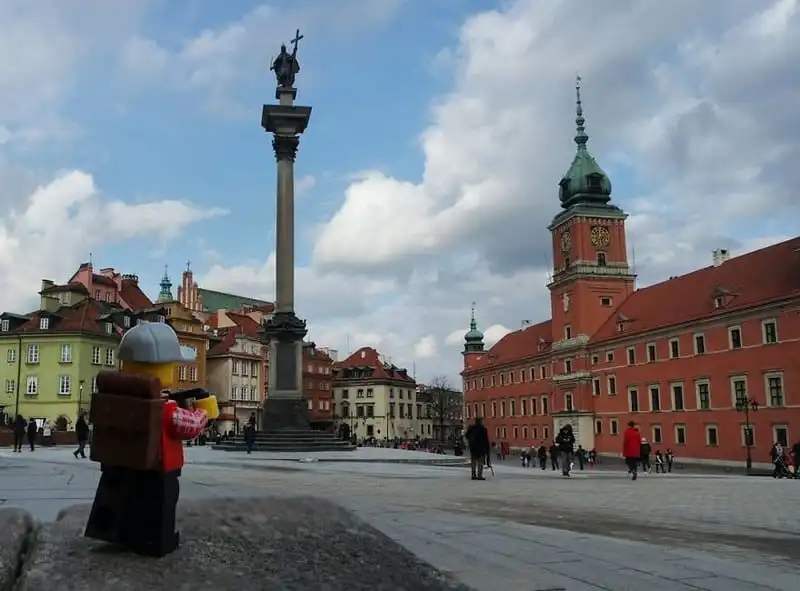 wanderlust-tips-ngo-nghinh-nhan-vat-lego-di-du-lich-khap-the-gioi-22