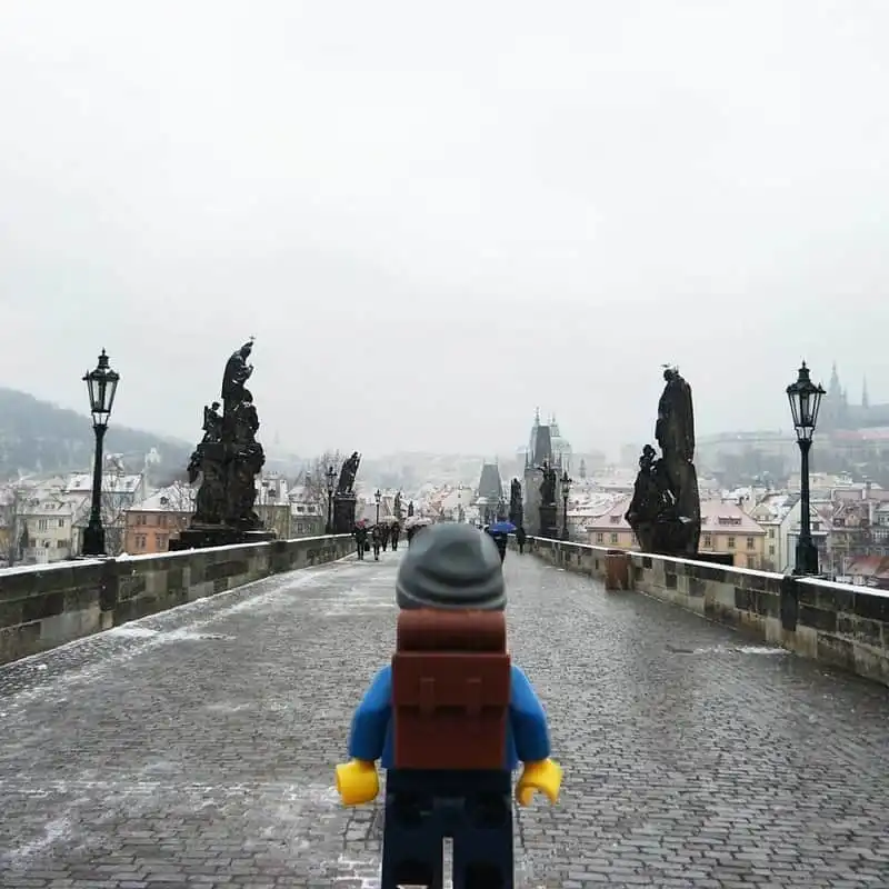wanderlust-tips-ngo-nghinh-nhan-vat-lego-di-du-lich-khap-the-gioi-26