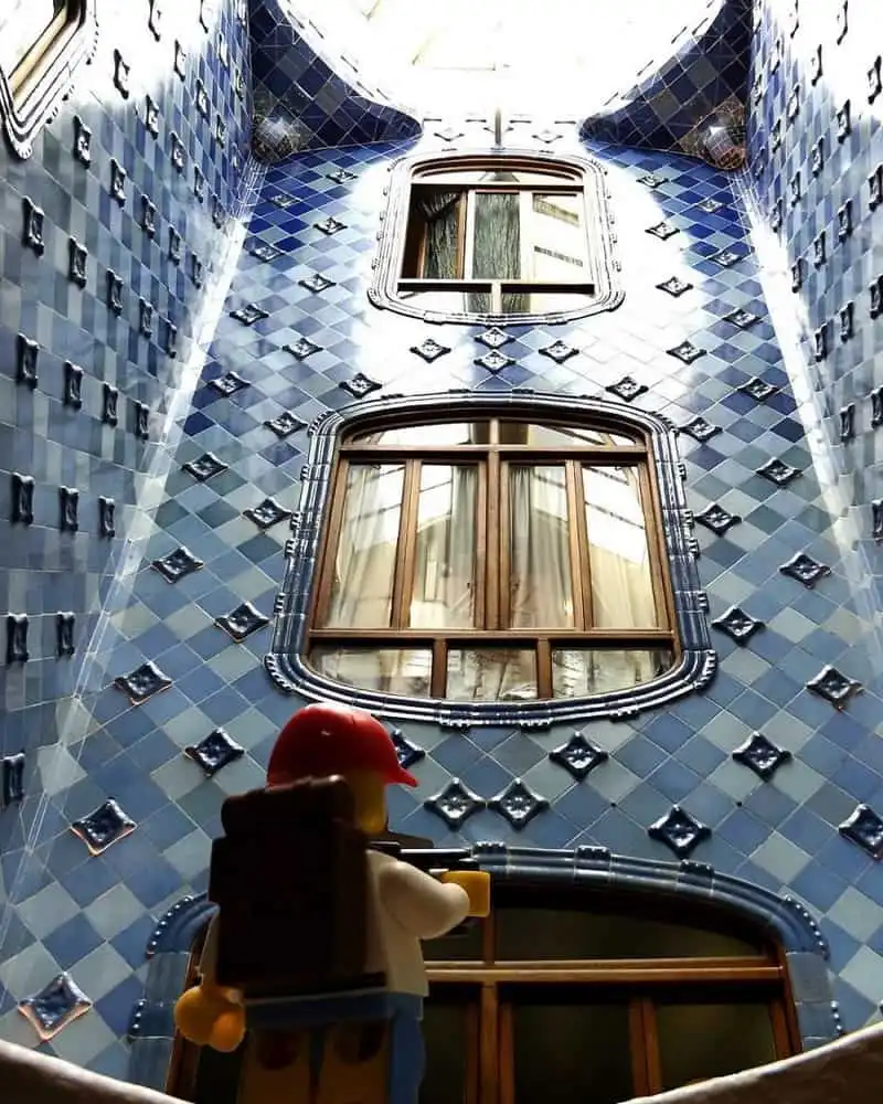 wanderlust-tips-ngo-nghinh-nhan-vat-lego-di-du-lich-khap-the-gioi-28