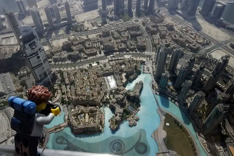 wanderlust-tips-ngo-nghinh-nhan-vat-lego-di-du-lich-khap-the-gioi-30