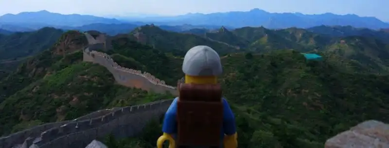wanderlust-tips-ngo-nghinh-nhan-vat-lego-di-du-lich-khap-the-gioi-7