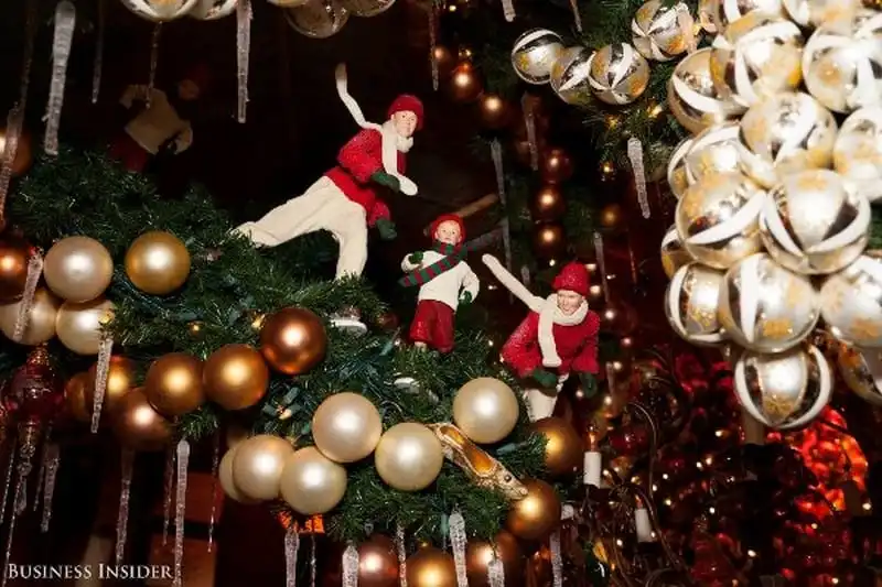 wanderlust-tips-nha-hang-chi-1,5-ti-dong-moi-nam-de-trang-tri-giang-sinh-5