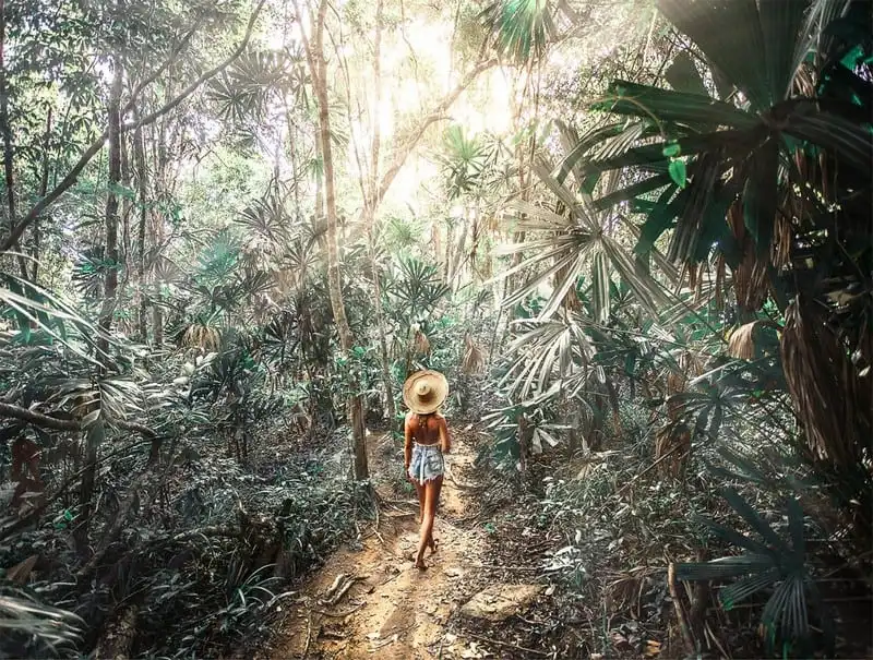 wanderlust-tips-nhung-hinh-anh-dep-nhu-mo-cua-cap-doi-bo-viec-de-di-du-lich-12