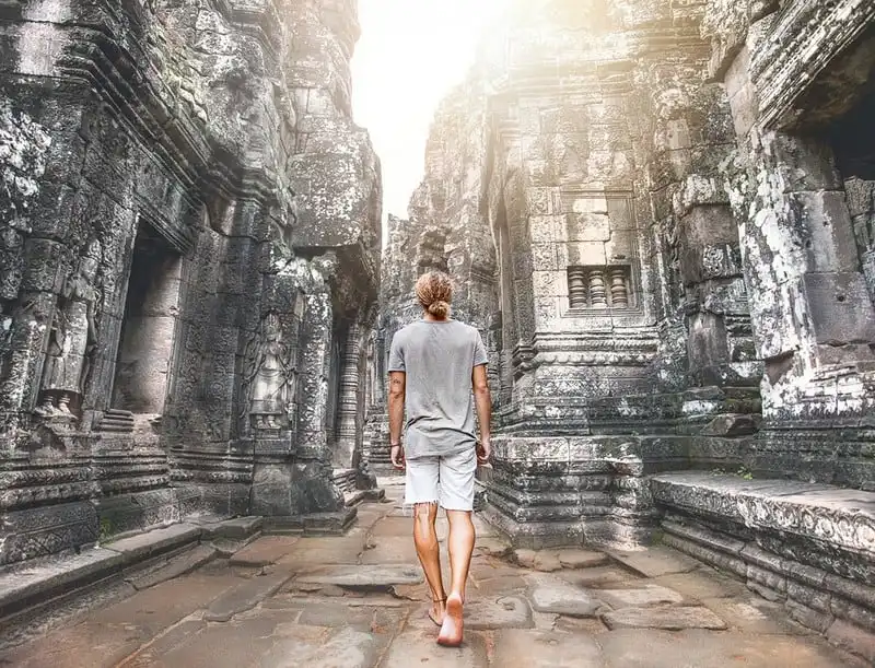 wanderlust-tips-nhung-hinh-anh-dep-nhu-mo-cua-cap-doi-bo-viec-de-di-du-lich-7