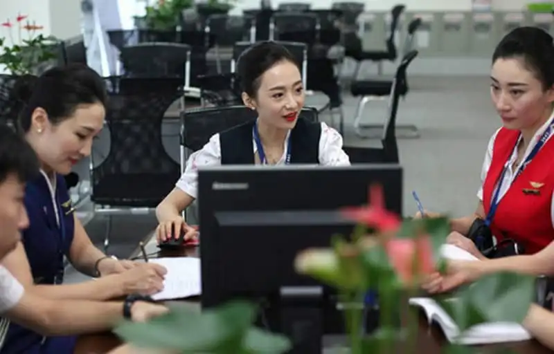 wanderlust-tips-nu-tiep-vien-hang-khong-duoc-binh-chon-dep-nhat-the-gioi-4