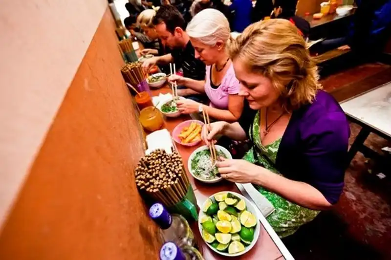 wanderlust-tips-pho-bo-vien-lot-top-mon-an-duong-pho-ngon-nhat-chau-a-2