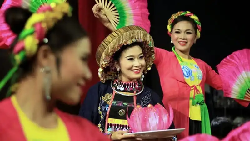 wanderlust-tips-tim-hieu-quy-trinh-san-xuat-trang-phuc-hau-dong-1