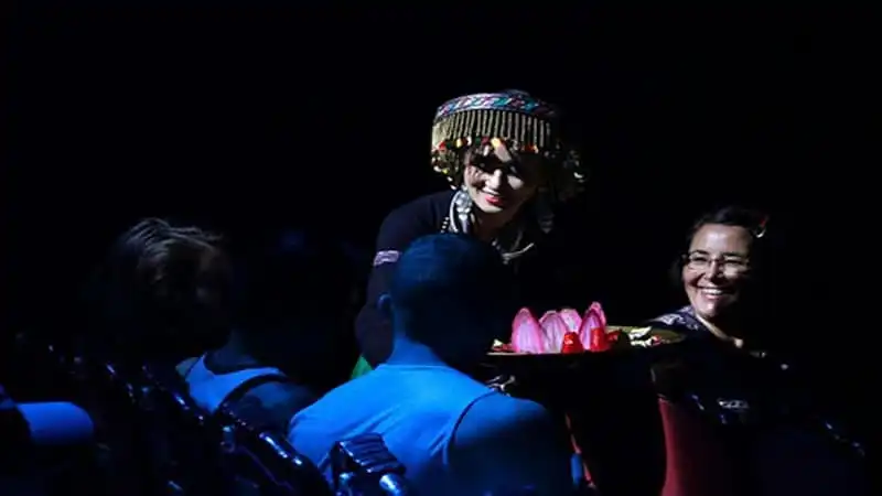 wanderlust-tips-tim-hieu-quy-trinh-san-xuat-trang-phuc-hau-dong-10