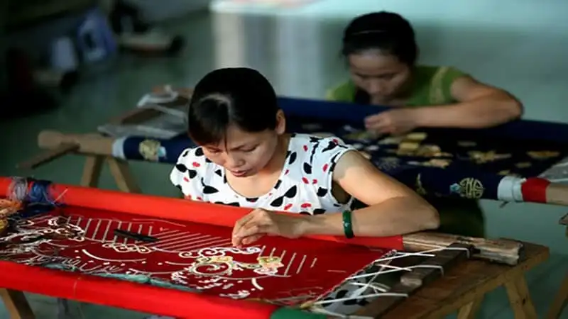 wanderlust-tips-tim-hieu-quy-trinh-san-xuat-trang-phuc-hau-dong-4