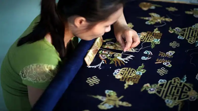 wanderlust-tips-tim-hieu-quy-trinh-san-xuat-trang-phuc-hau-dong-6