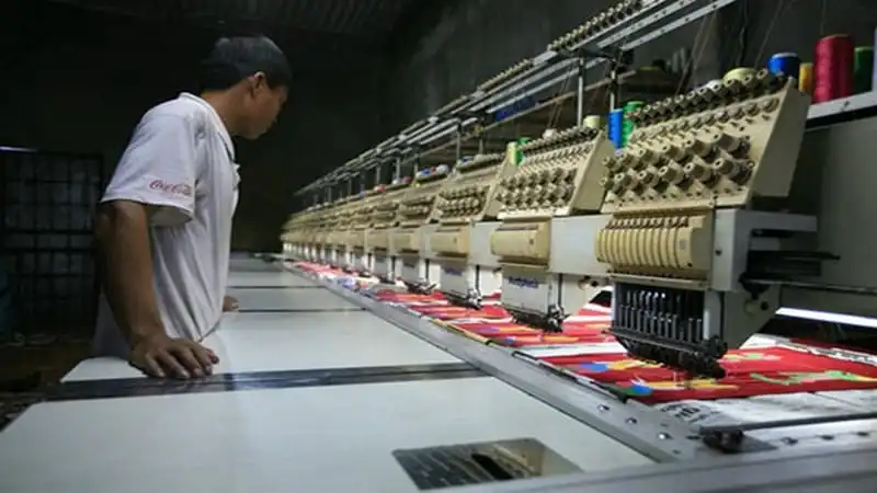 wanderlust-tips-tim-hieu-quy-trinh-san-xuat-trang-phuc-hau-dong-7