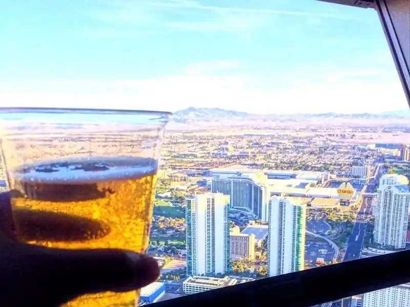 wanderlust_tips_21_quan_bar_co_view_dep_nhat_the_gioi_20