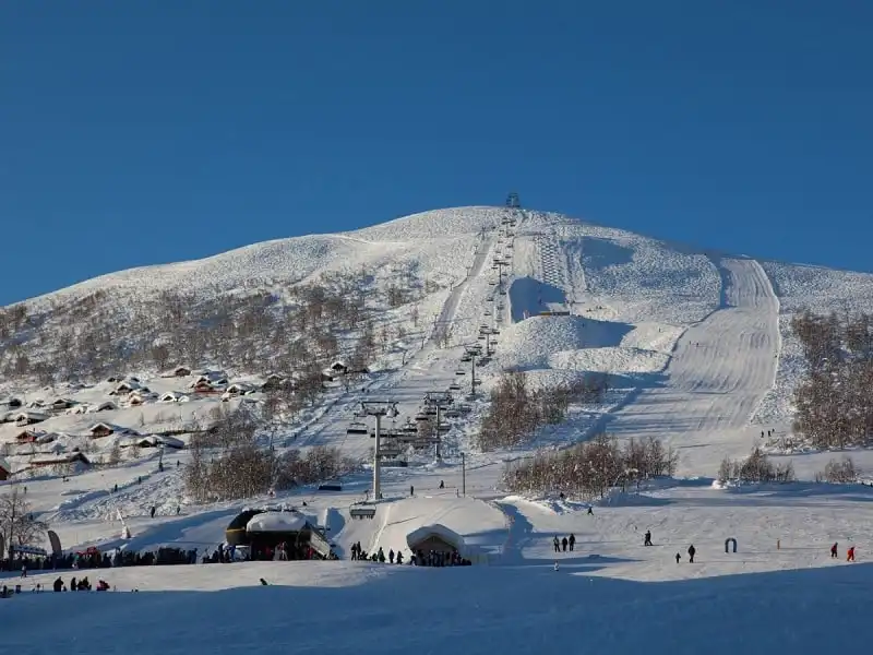 wanderlust_tips_25_ngon_nui_ly_tuong_cho_truot_tuyet_mua_dong_25