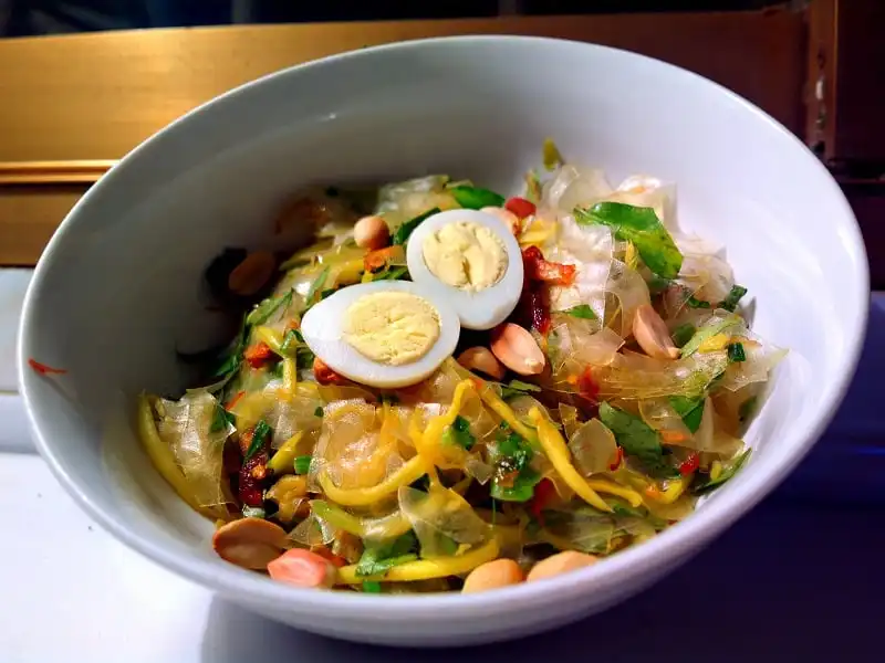 wanderlust_tips_CNN-goi-y-8-mon-an-duong-pho-Sai-Gon (13)