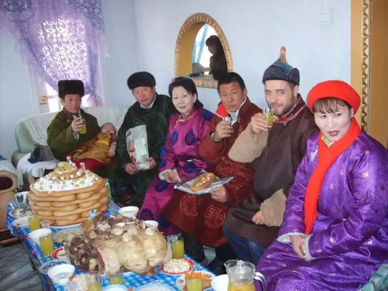 wanderlust_tips_du_lich_kham_pha_phong_tuc_don_tet_nguyen_dan_10_nuoc_9