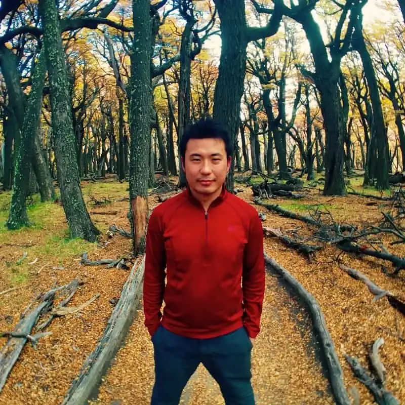 wanderlust_tips_gap_go_chang_trai_tu_bo_cong_viec_thanh_du_muc_so_2