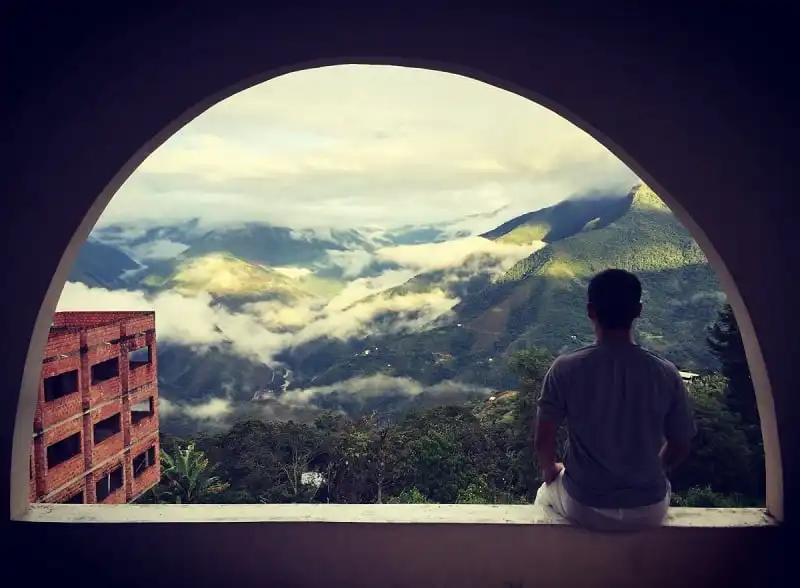 wanderlust_tips_gap_go_chang_trai_tu_bo_cong_viec_thanh_du_muc_so_7