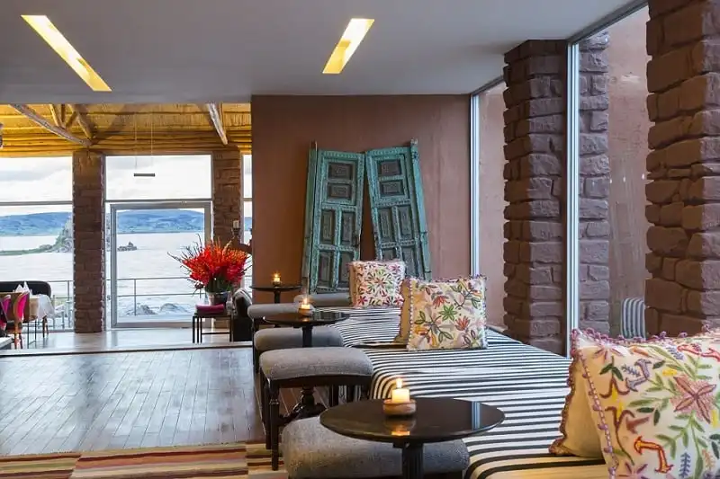 wanderlust_tips_nhung_khach_san_hoang_da_nhat_the_gioi_3