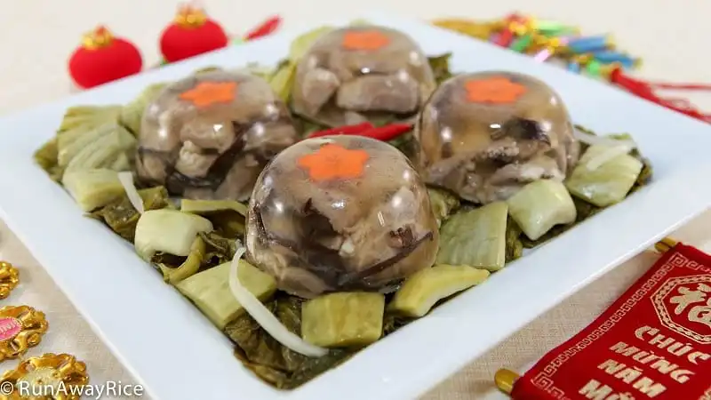 Những món ăn không thể thiếu trong mâm cỗ Tết 9 wanderlust_tips_nhung_mon_an_truyen_thong_khong_the_thieu_trong_ngay_tet_viet_nam_5