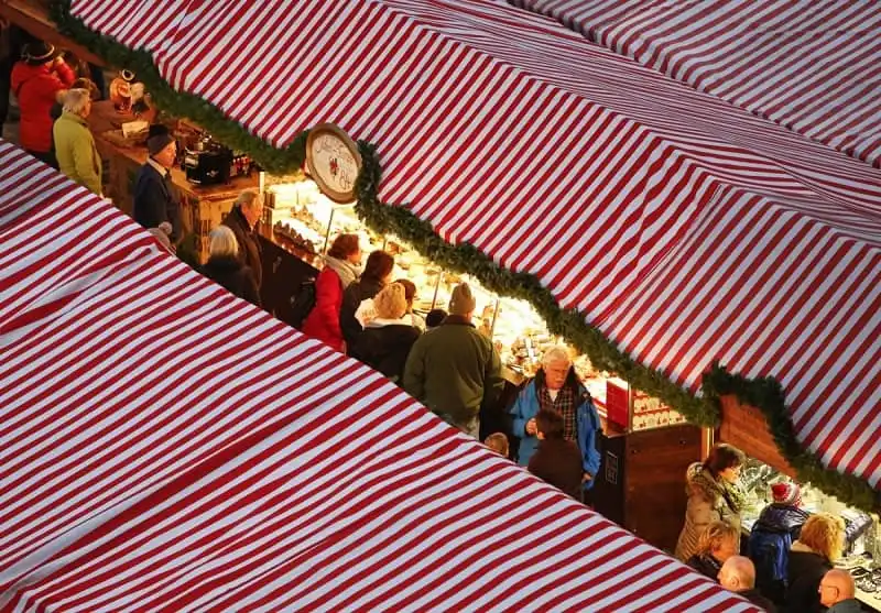 wanderlust_tips_nuoc_duc_ron_rang_mua_le_hoi_12