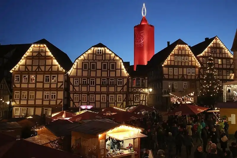 wanderlust_tips_nuoc_duc_ron_rang_mua_le_hoi_14