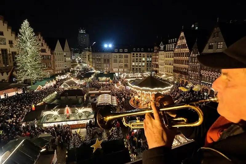 wanderlust_tips_nuoc_duc_ron_rang_mua_le_hoi_16