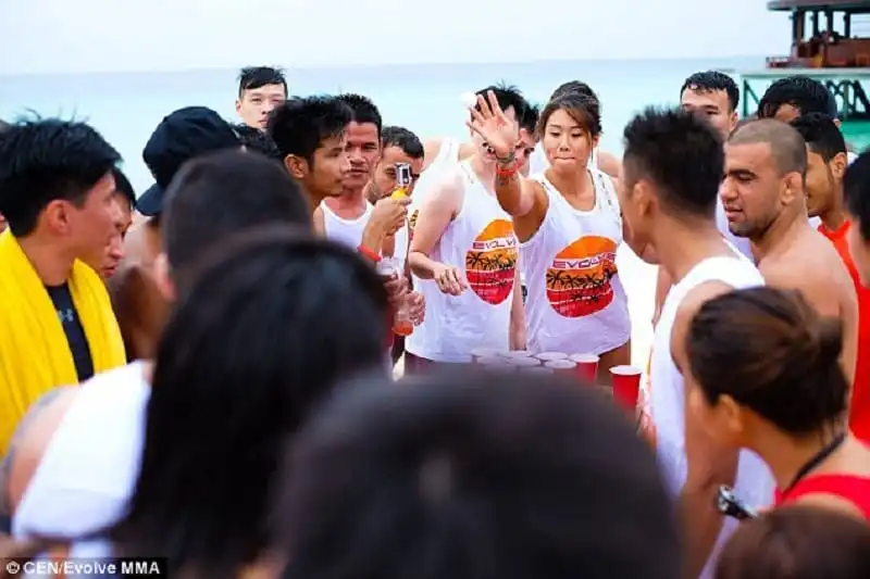 wanderlust_tips_sep-chi-nua-trieu-USD-cho-100-nhan-vien-nghi-duong-Maldives-5